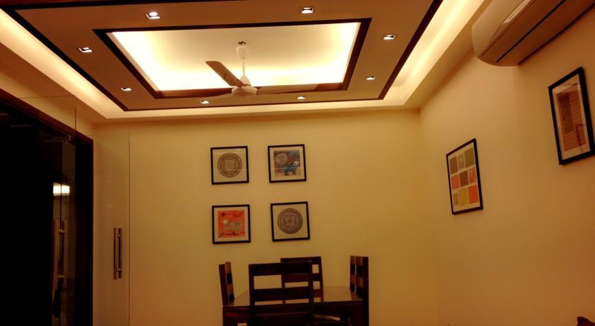 Woodpecker Service Apartments - Green Park Új-Delhi Szoba fotó
