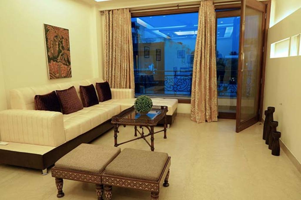 Woodpecker Service Apartments - Green Park Új-Delhi Kültér fotó
