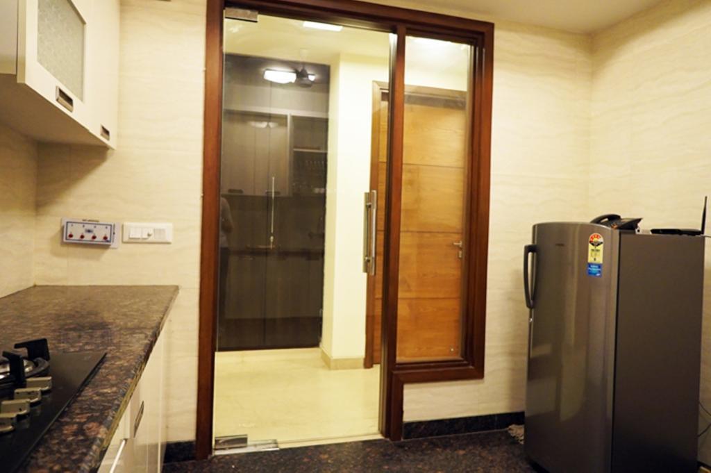 Woodpecker Service Apartments - Green Park Új-Delhi Kültér fotó
