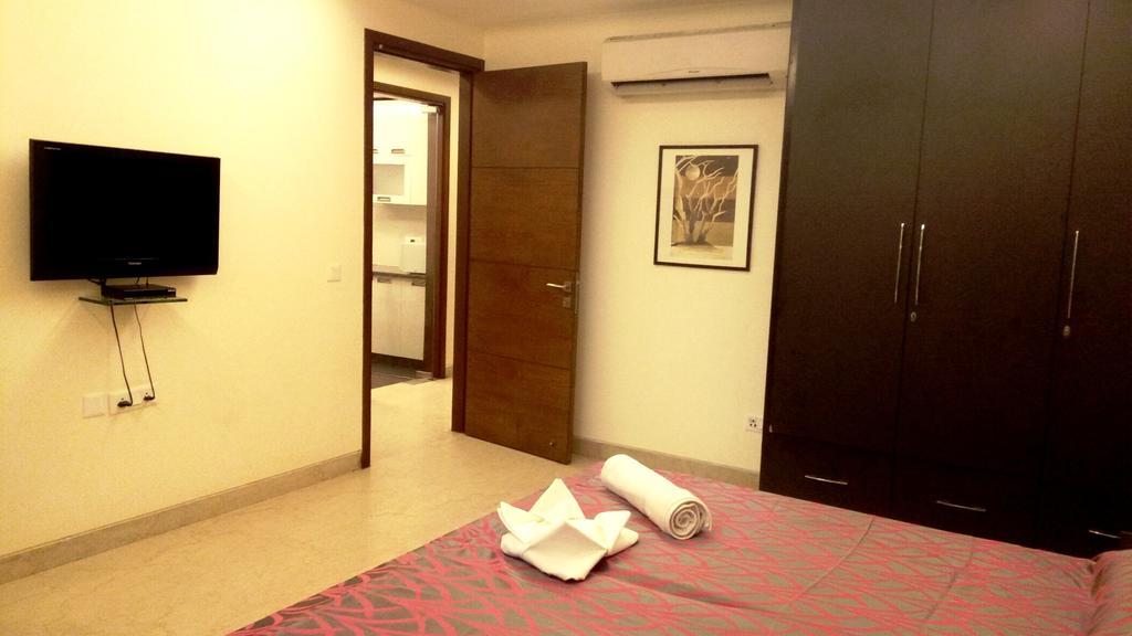 Woodpecker Service Apartments - Green Park Új-Delhi Kültér fotó